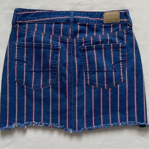 American Eagle Patriotic High Rise Raw Hem Mini Denim Skirt Size 6 Long - Picture 5 of 5